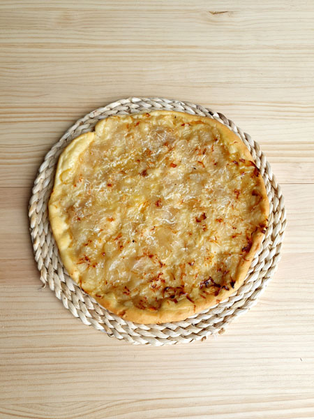 Pizza-de-ceba-i-formatge-de-cabra1